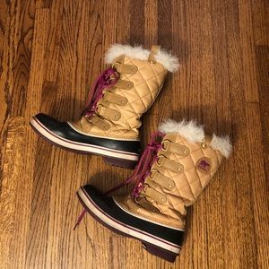 Sorel Lace Up Winter Boots | Size 7.5 | Waterproof